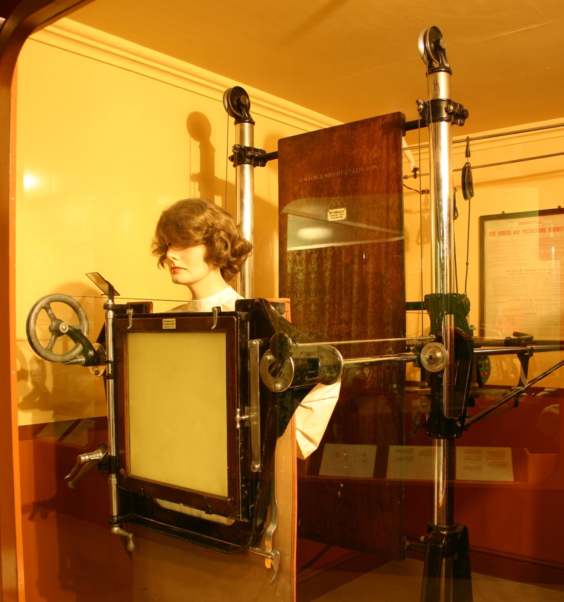 An X Ray Room in the 1930s, Science Museum, London - 02.JPG